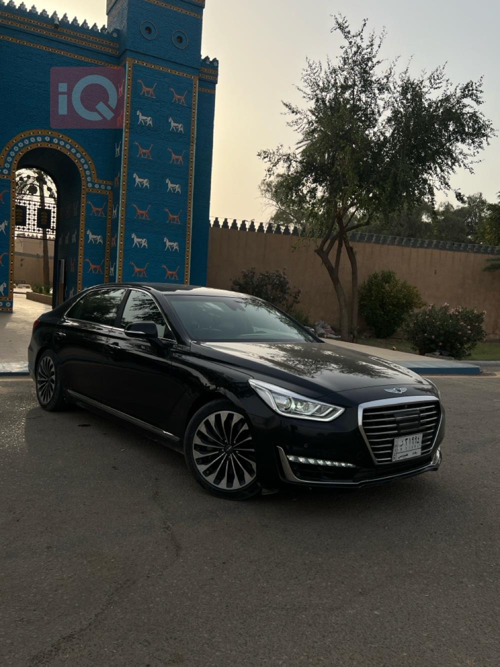 جێنسس G90